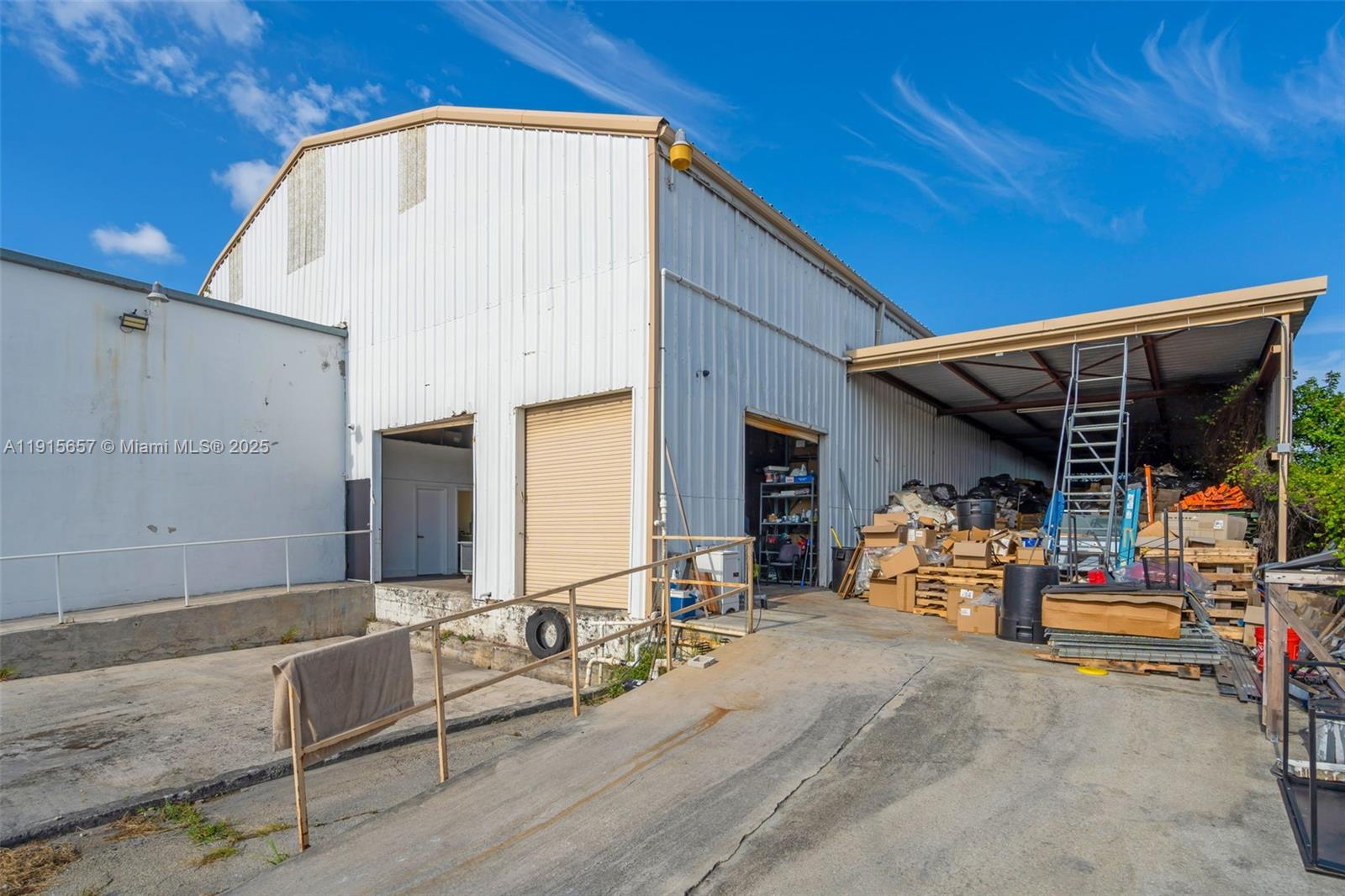   /   sq. ft. $ 2025-11-17 0 Photo