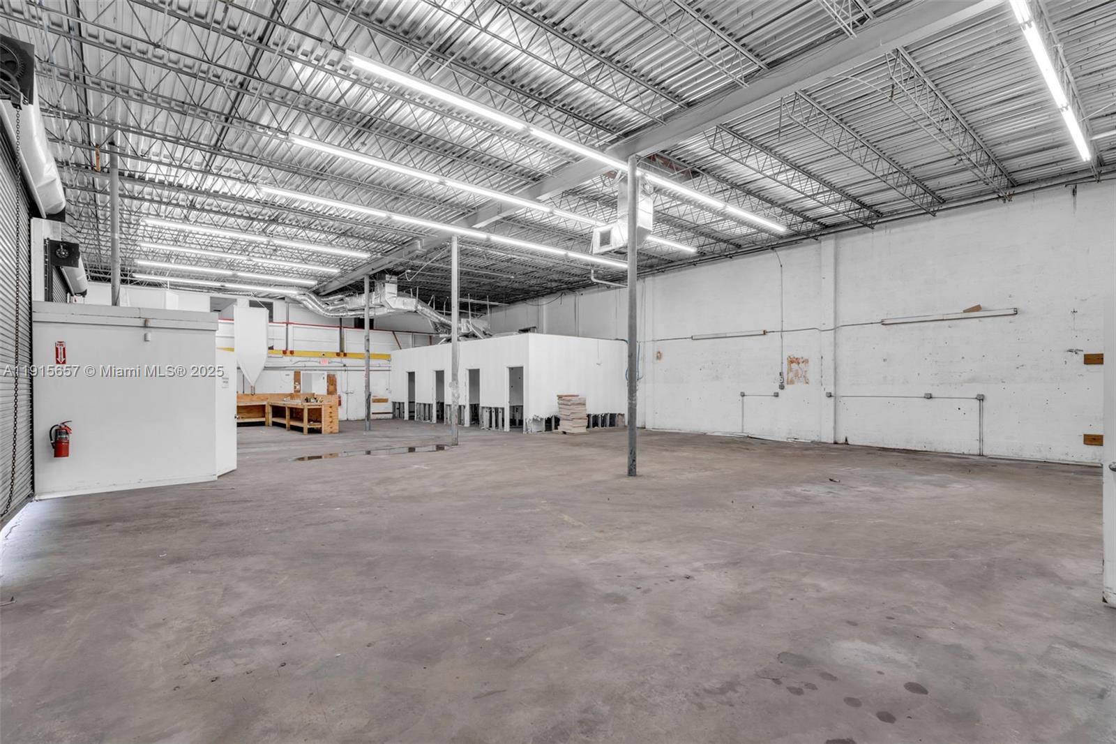   /   sq. ft. $ 2025-11-17 0 Photo