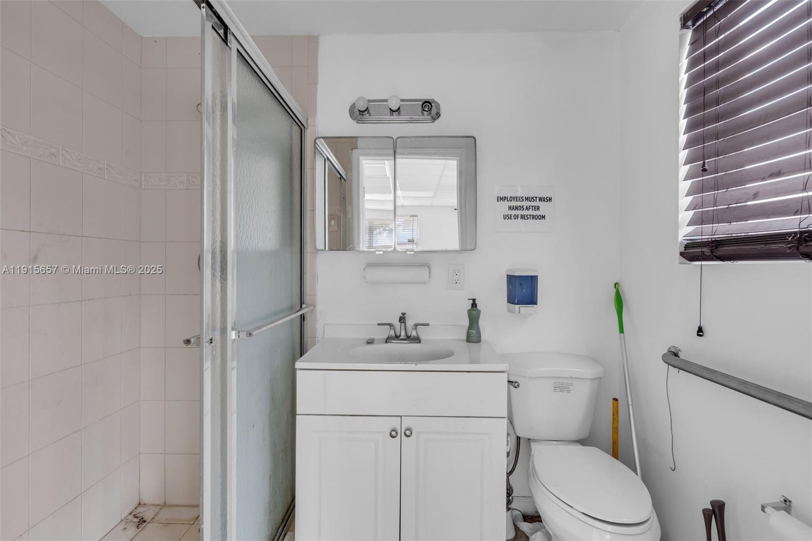   /   sq. ft. $ 2025-11-17 0 Photo