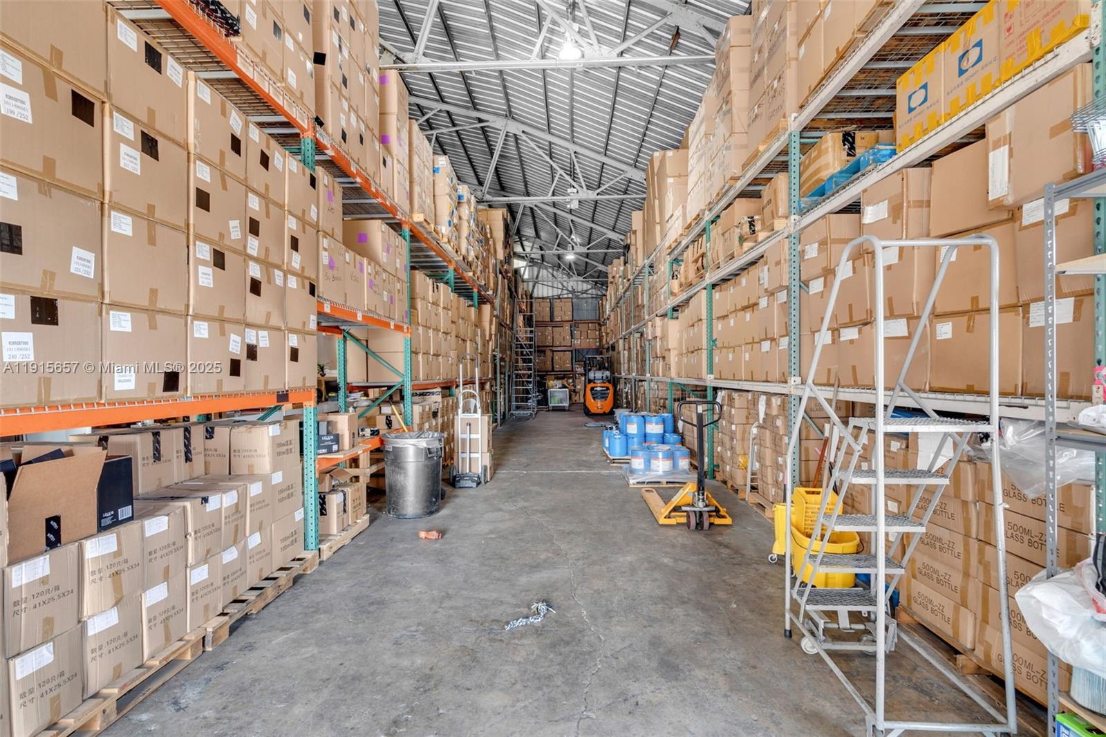   /   sq. ft. $ 2025-11-17 0 Photo