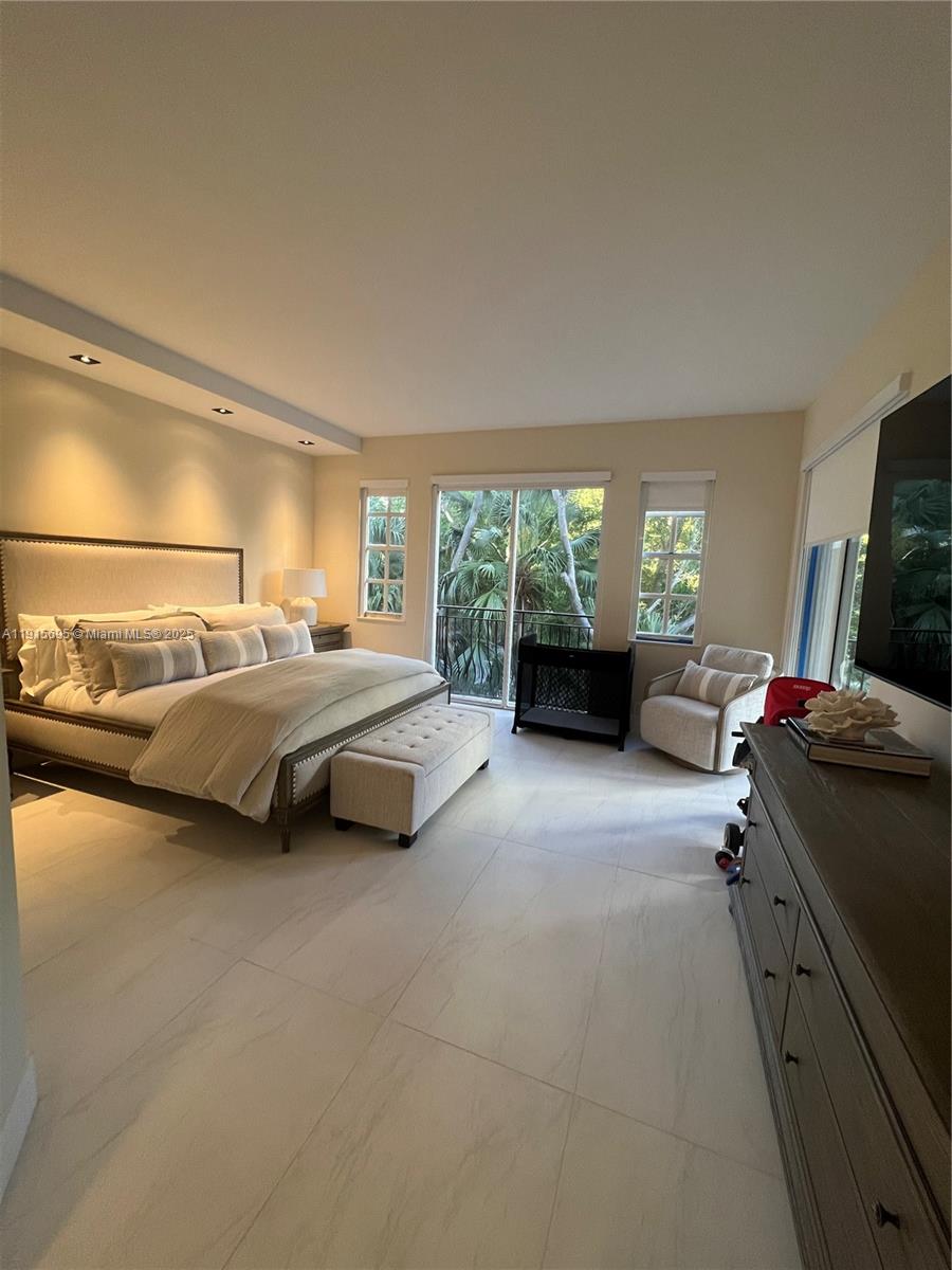 B308 4 / 3 1820 кв.футов $ 2025-11-17 0 Фото