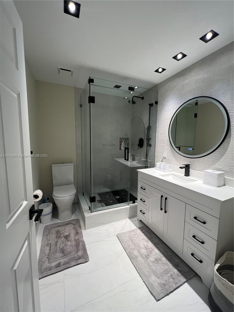 B308 4 / 3 1820 кв.футов $ 2025-11-17 0 Фото