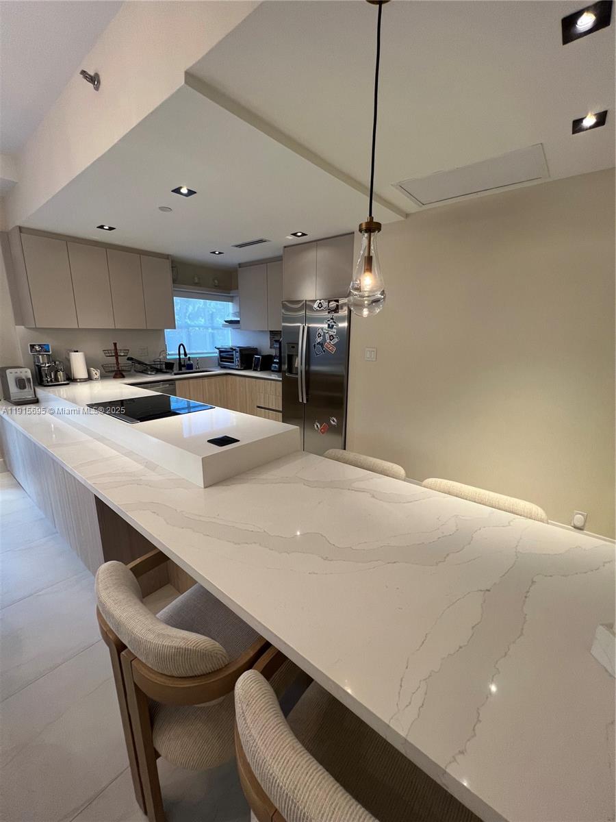 B308 4 / 3 1820 кв.футов $ 2025-11-17 0 Фото