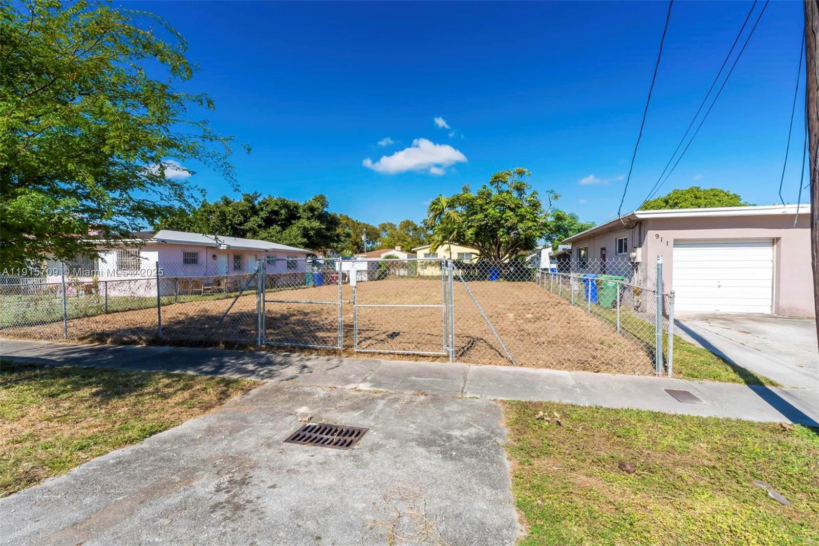 See details / sq. ft. $ 2025-11-17 0 Photo