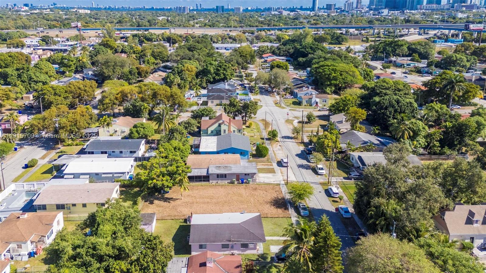 See details / sq. ft. $ 2025-11-17 0 Photo