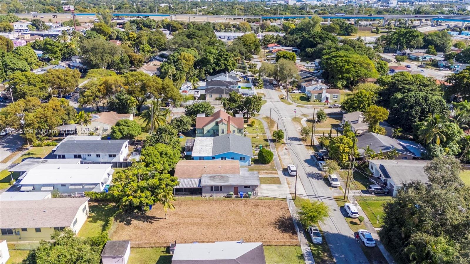 See details / sq. ft. $ 2025-11-17 0 Photo