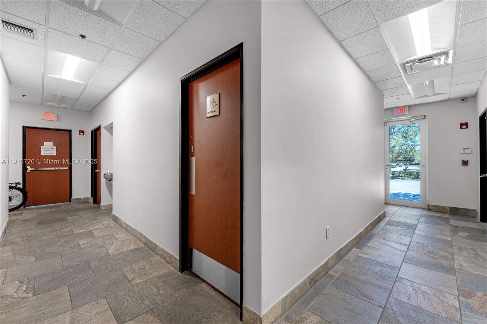 See details / sq. ft. $ 2025-11-17 0 Photo