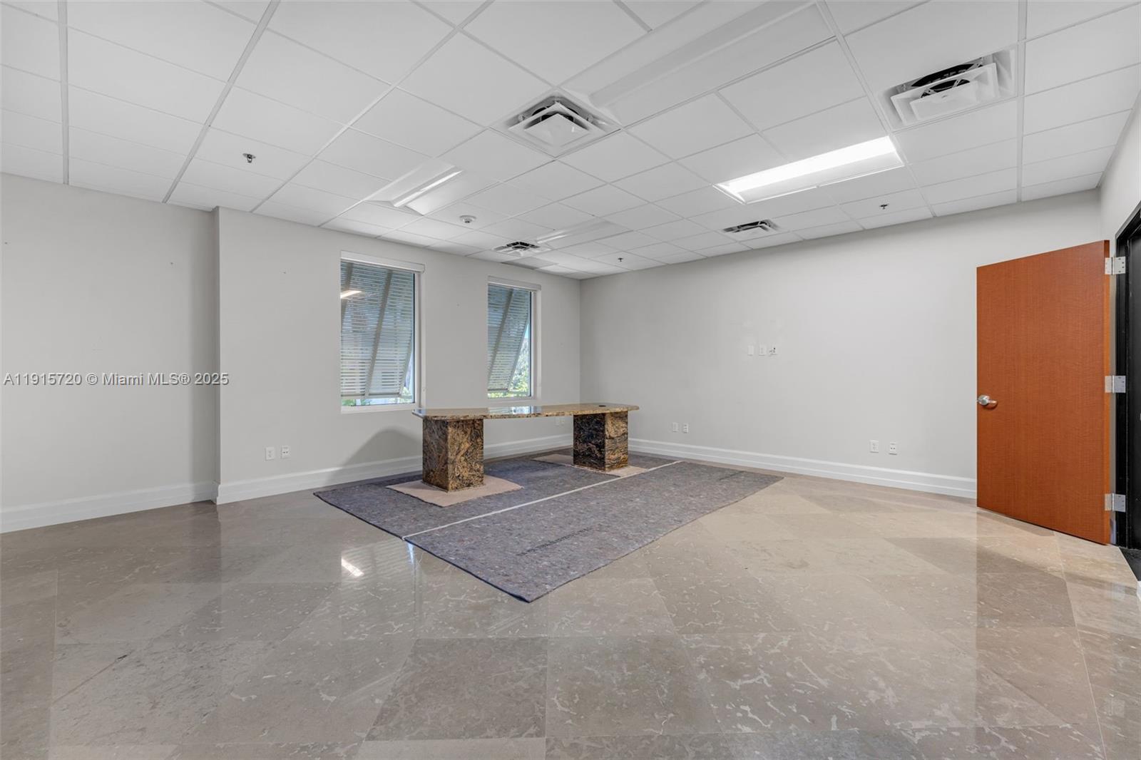 See details / sq. ft. $ 2025-11-17 0 Photo