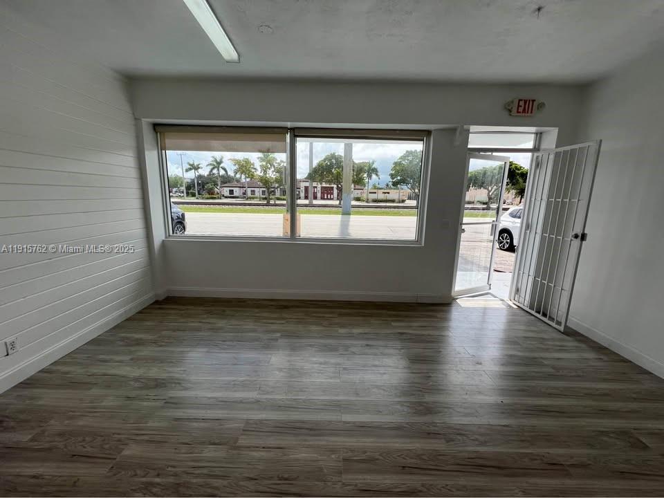 See details / sq. ft. $ 2025-11-17 0 Photo