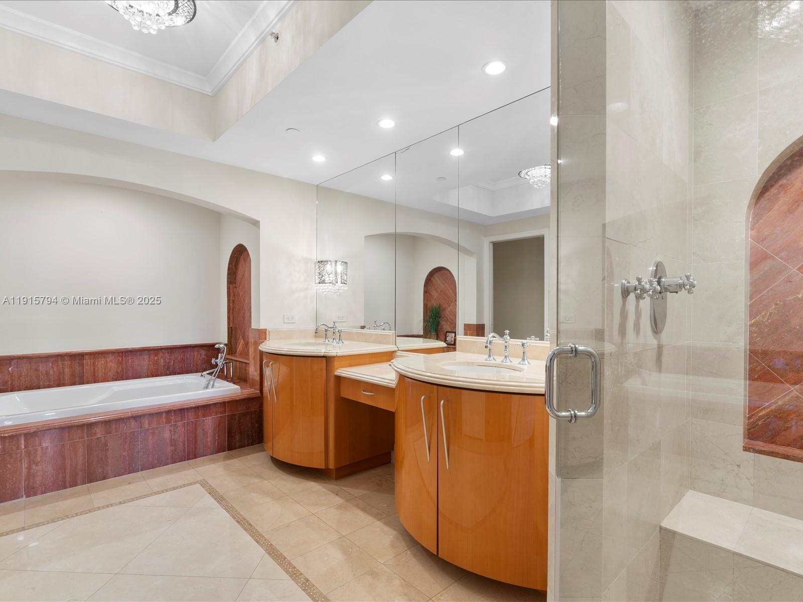 Ver detalles 3305 3 / 3 2214 sq. ft. $ 2025-11-17 0 foto