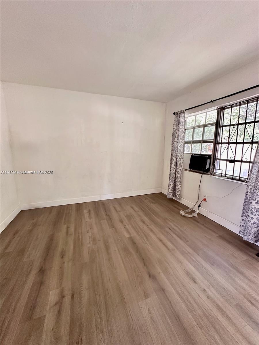 See details / 1254 sq. ft. $ 2025-11-17 0 Photo