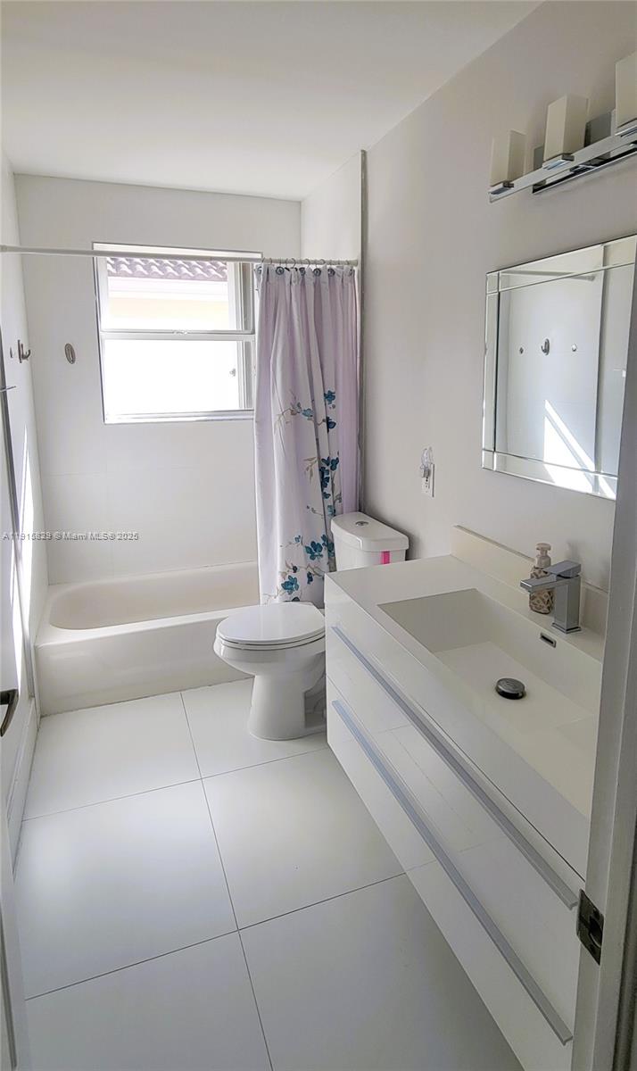 Photo of 1055 Yellow Birch Ter  (1055), Hollywood, Florida, 33019 - 