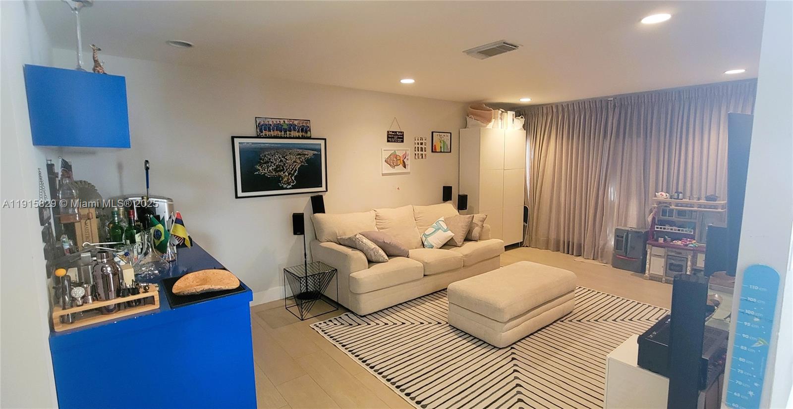 Photo of 1055 Yellow Birch Ter  (1055), Hollywood, Florida, 33019 - TV Room