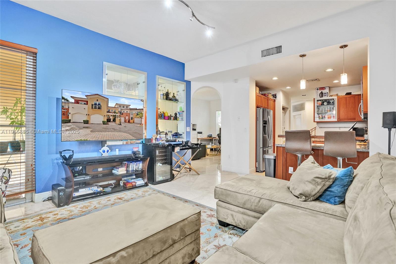 Photo of 18450 30th Pl  (18450), Aventura, Florida, 33160 - 