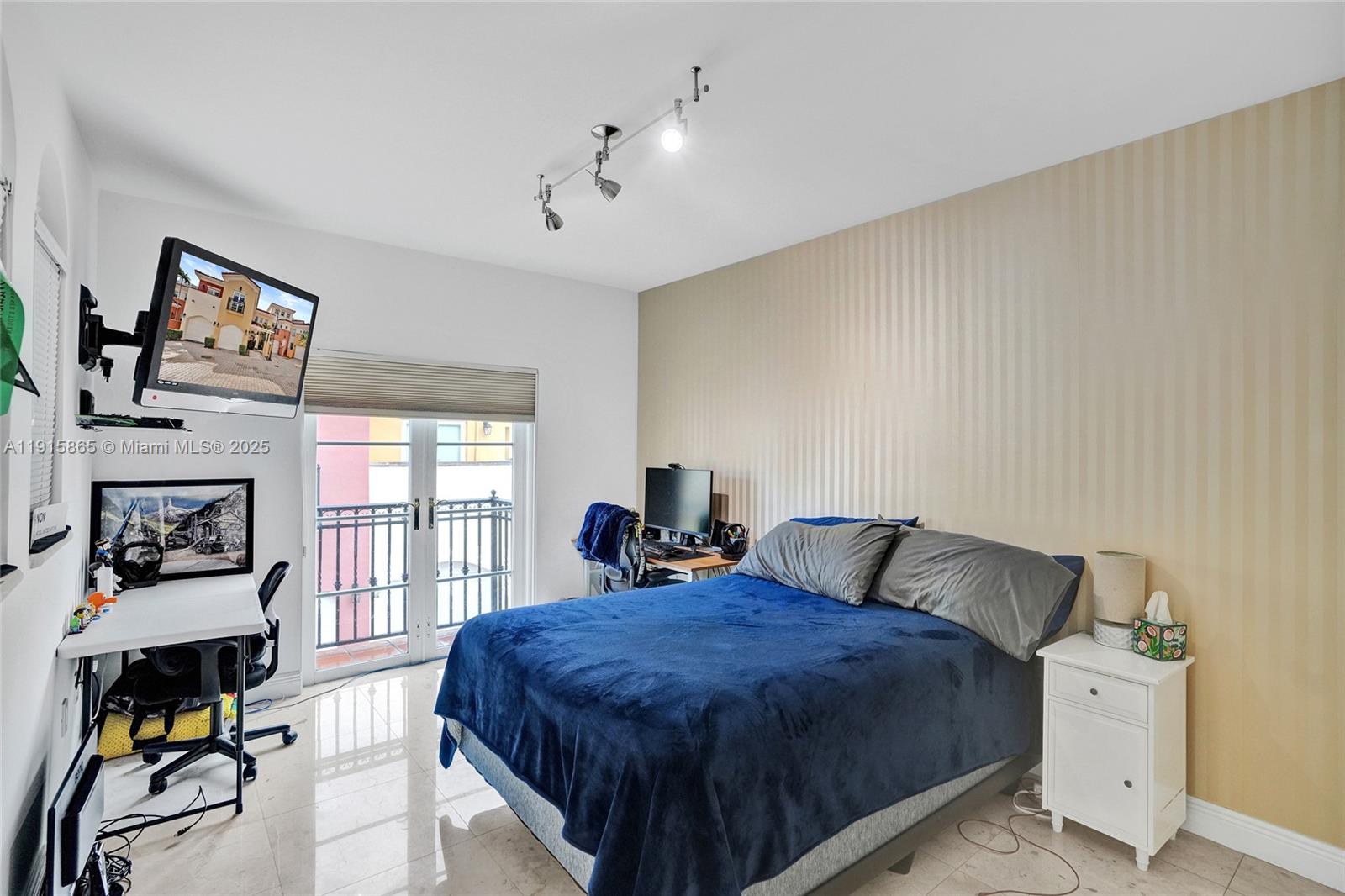 Photo of 18450 30th Pl  (18450), Aventura, Florida, 33160 - Bedroom 2