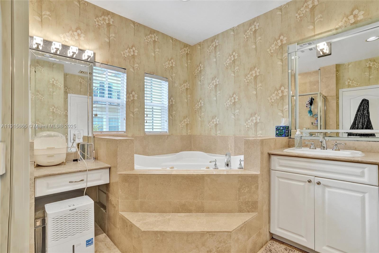 Photo of 18450 30th Pl  (18450), Aventura, Florida, 33160 - 