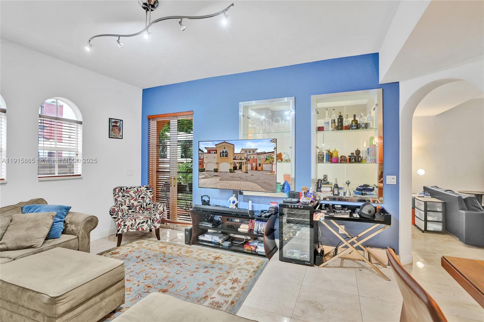 Photo of 18450 30th Pl  (18450), Aventura, Florida, 33160 - 