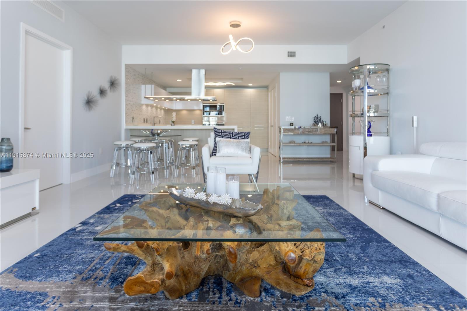 Photo of 17111 Biscayne Blvd #505, North Miami Beach, Florida, 33160 -