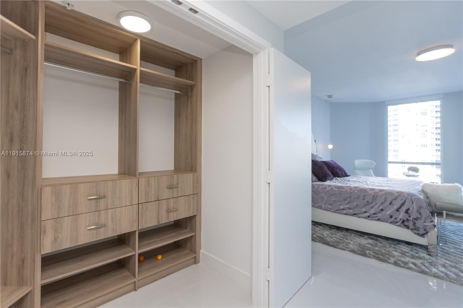 Photo of 17111 Biscayne Blvd #505, North Miami Beach, Florida, 33160 -