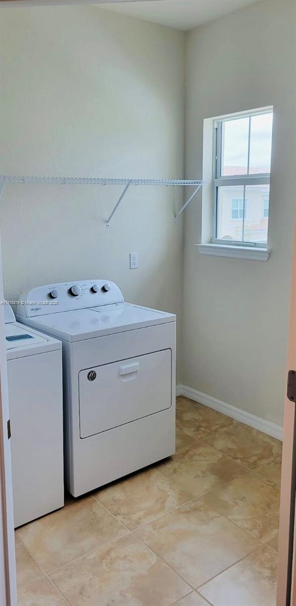 4164 3 / 3 1776 sq. ft. $ 2025-11-18 0 Photo