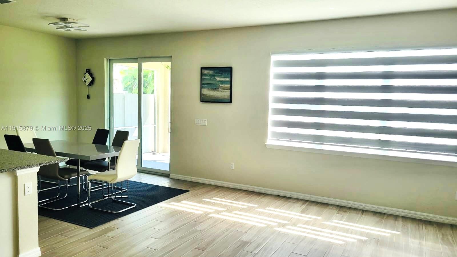 4164 3 / 3 1776 sq. ft. $ 2025-11-18 0 Photo