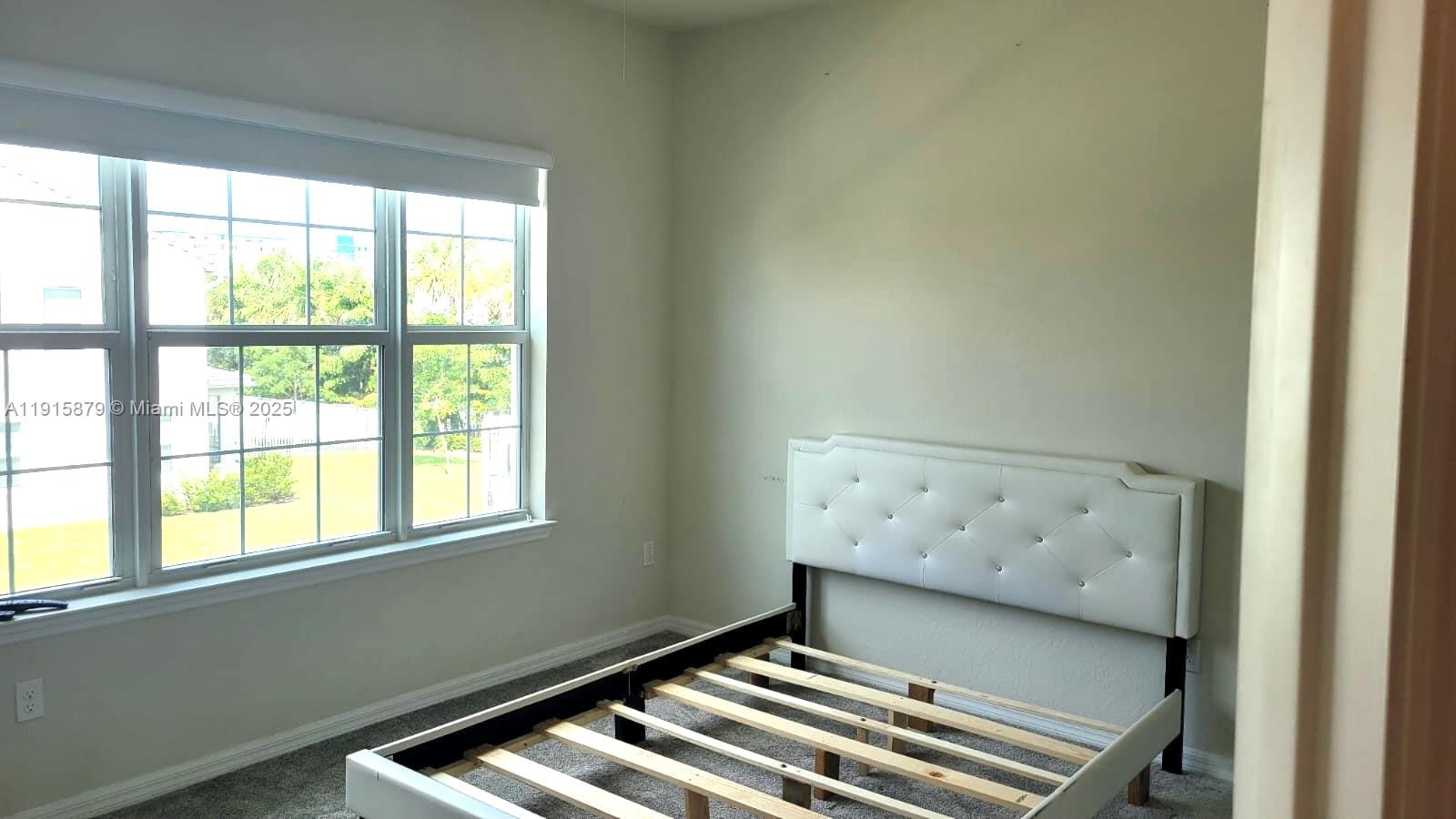 4164 3 / 3 1776 sq. ft. $ 2025-11-18 0 Photo