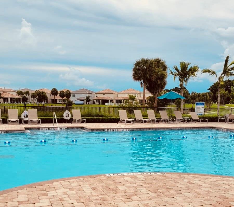 4164 3 / 3 1776 sq. ft. $ 2025-11-18 0 Photo