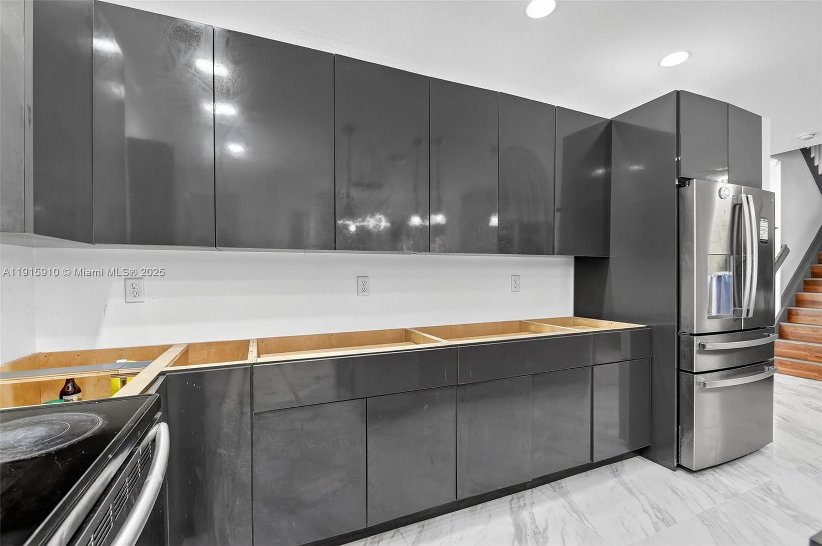 1579 5 / 3 2693 кв.футов $ 2025-11-18 0 Фото