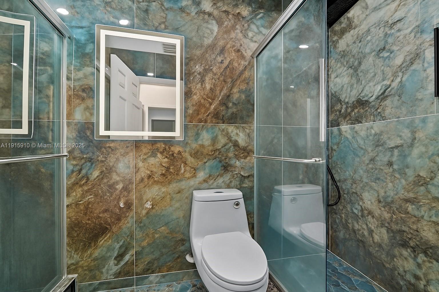 1579 5 / 3 2693 кв.футов $ 2025-11-18 0 Фото