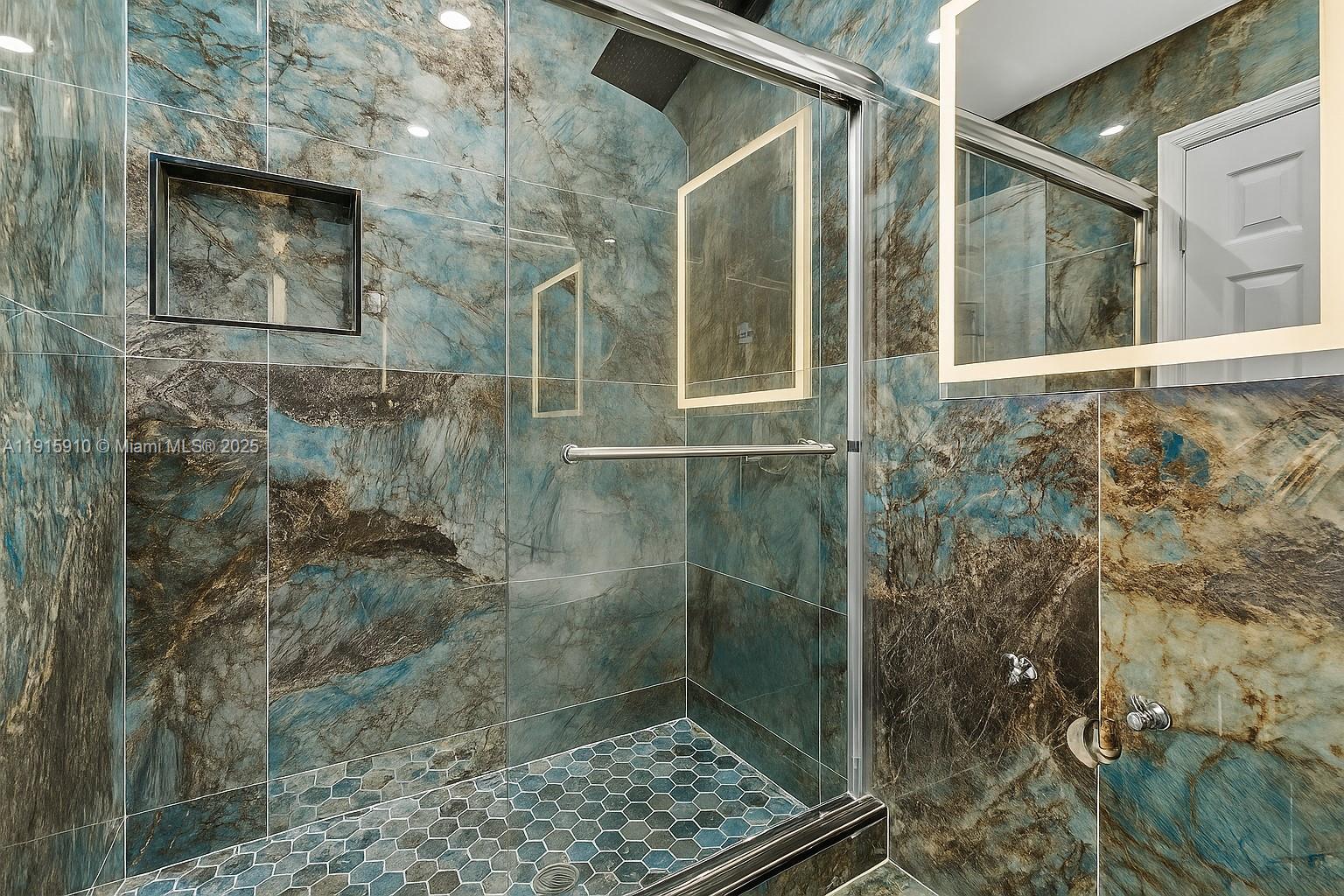 1579 5 / 3 2693 кв.футов $ 2025-11-18 0 Фото