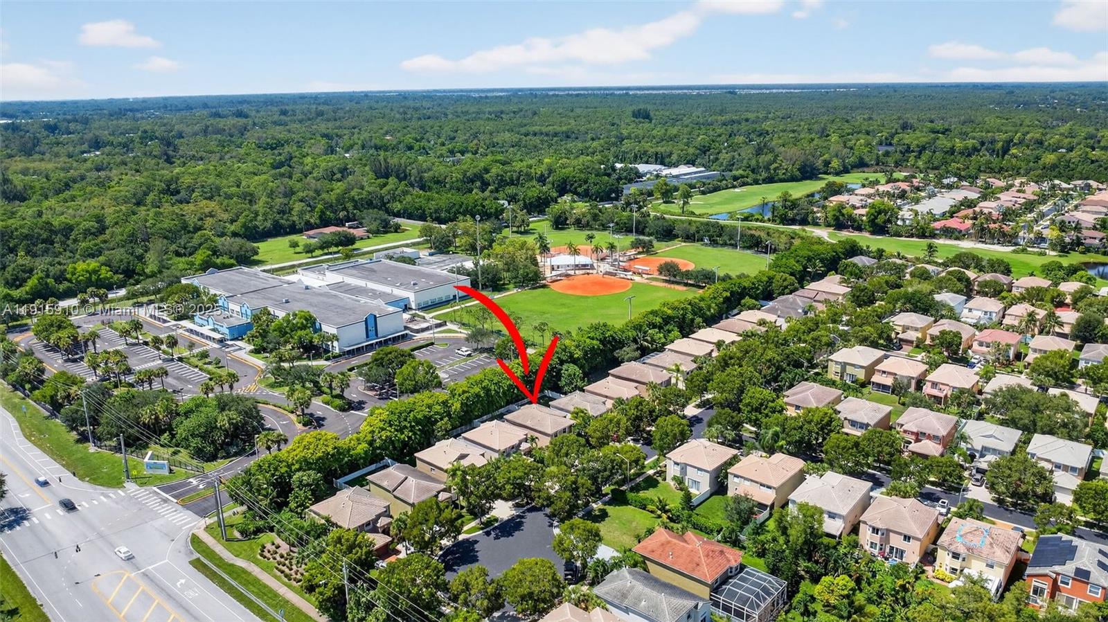 1579 5 / 3 2693 кв.футов $ 2025-11-18 0 Фото