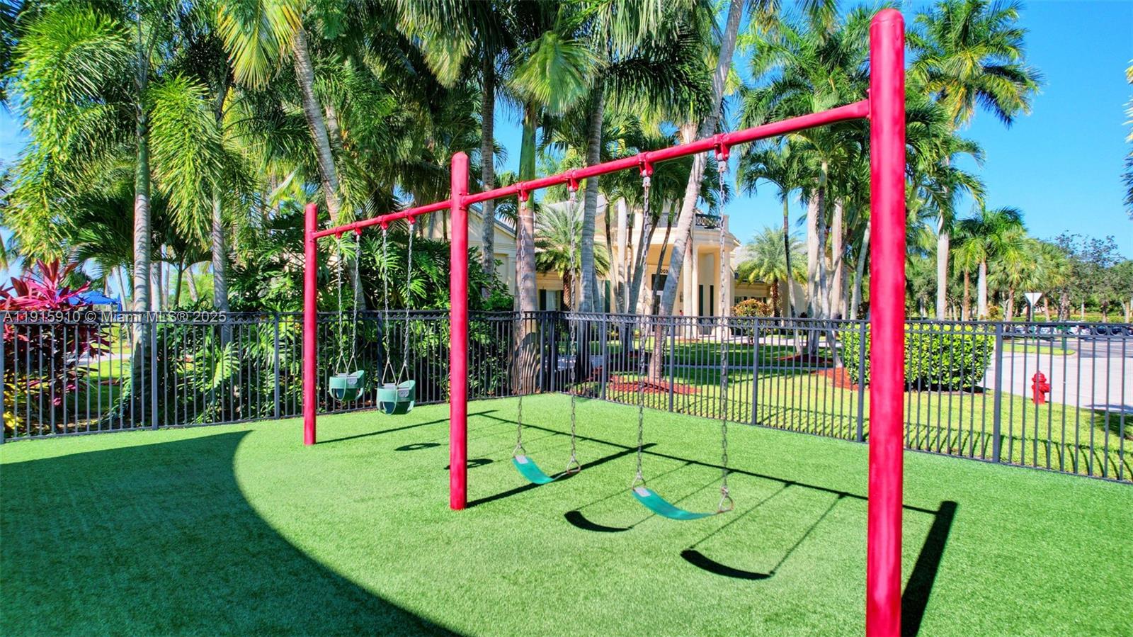 1579 5 / 3 2693 кв.футов $ 2025-11-18 0 Фото