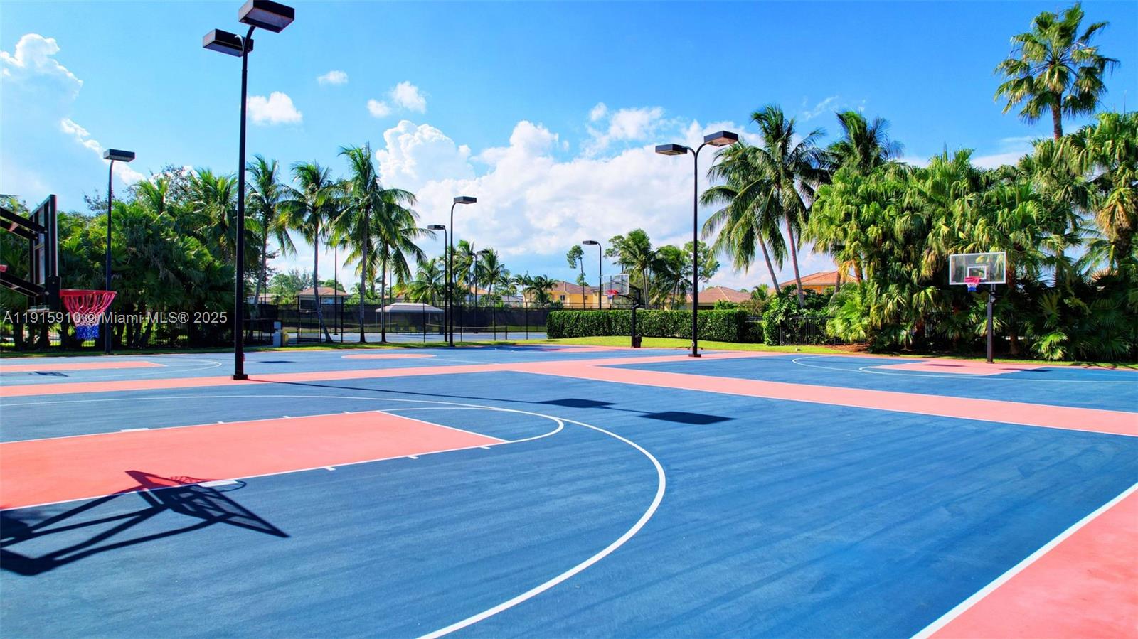 1579 5 / 3 2693 кв.футов $ 2025-11-18 0 Фото