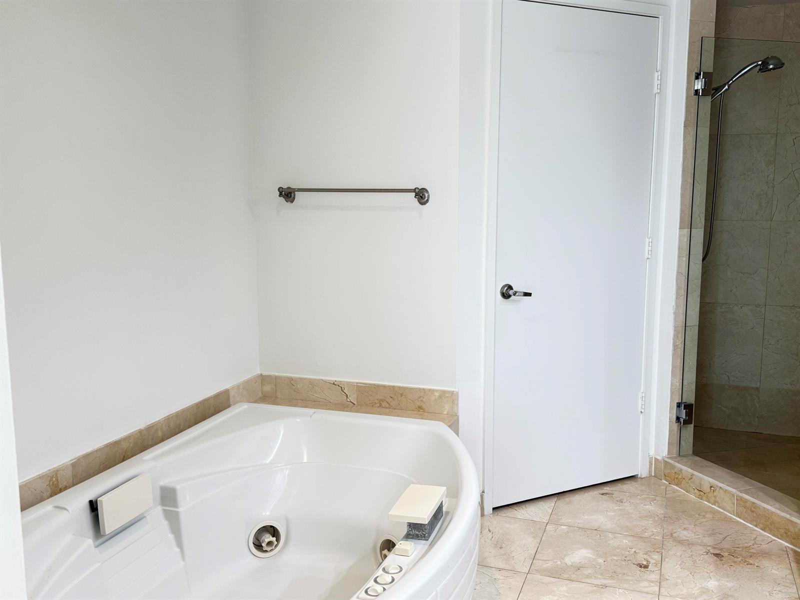 Photo of 16275 Collins ##1004, Sunny Isles Beach, Florida, 33160 - IMG_3482