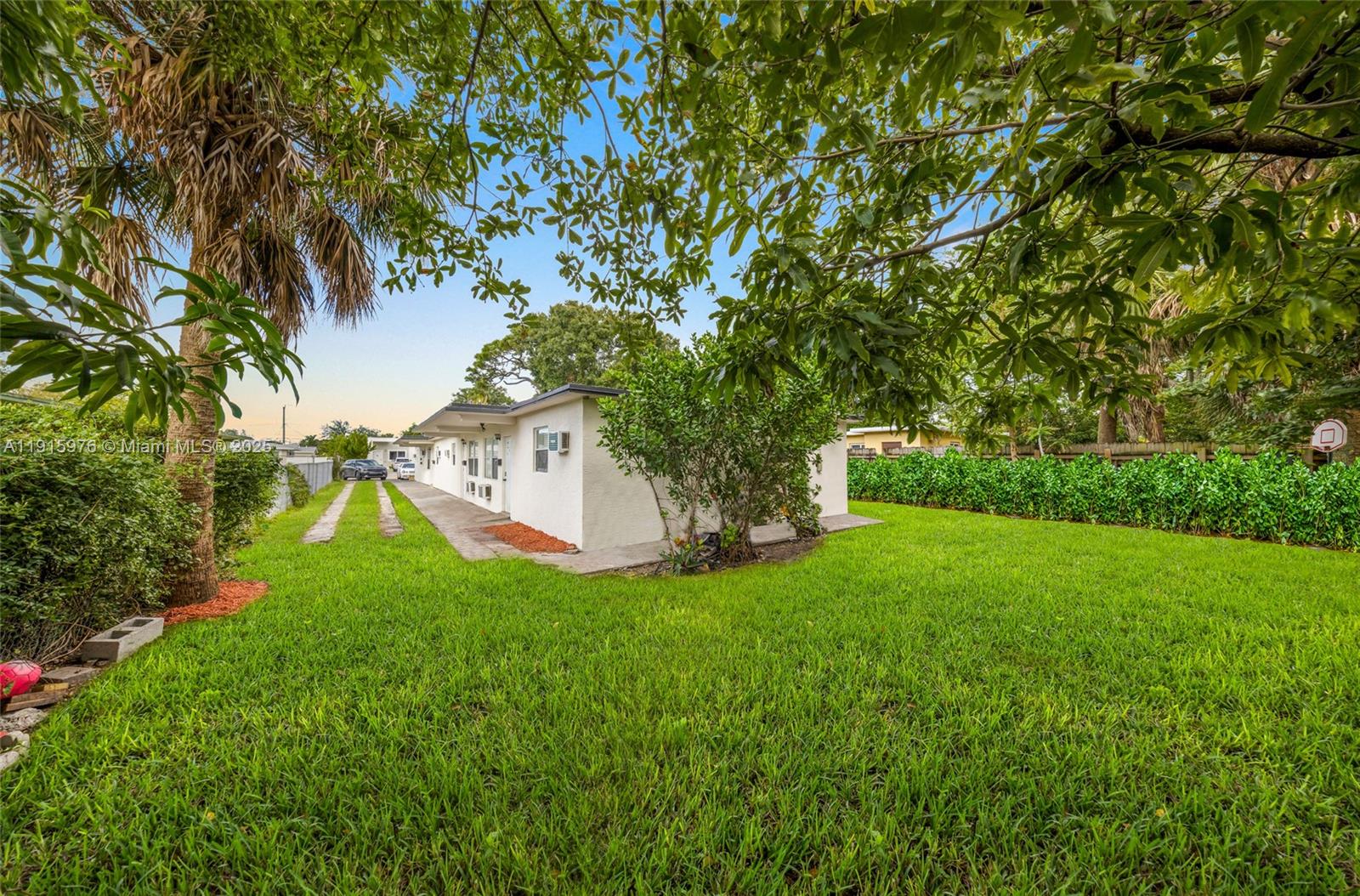   /  2348 sq. ft. $ 2025-11-18 0 Photo