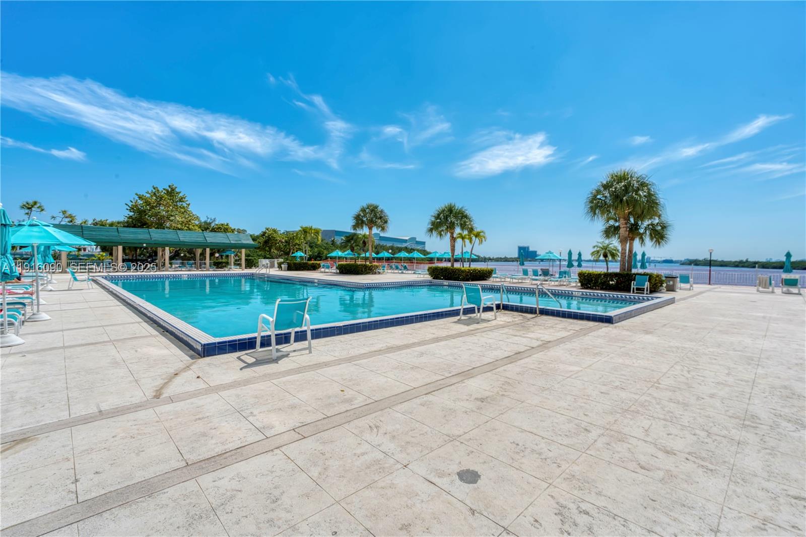 231 2 / 2 1350 sq. ft. $ 2025-11-18 0 Photo