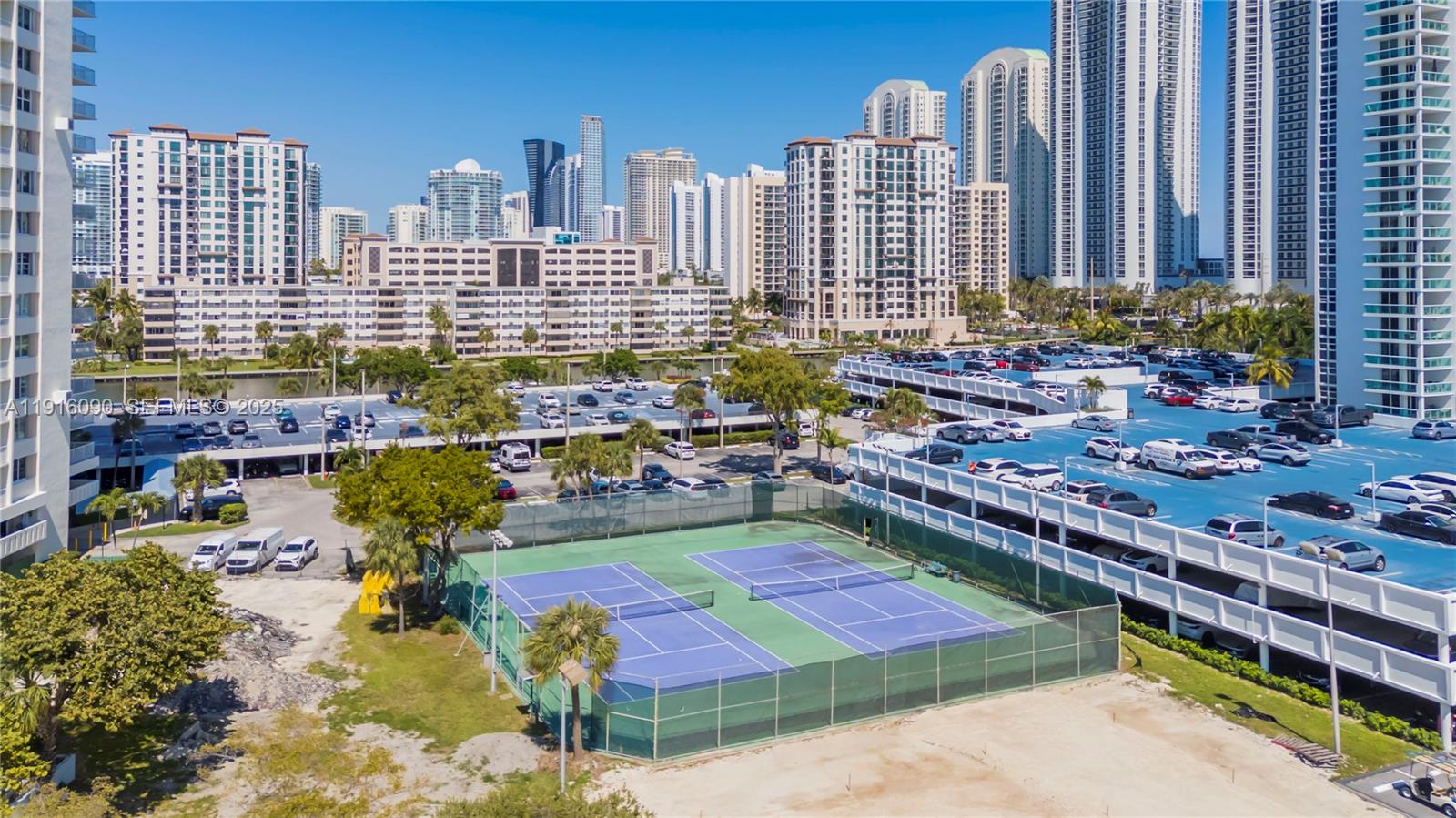 231 2 / 2 1350 sq. ft. $ 2025-11-18 0 Photo