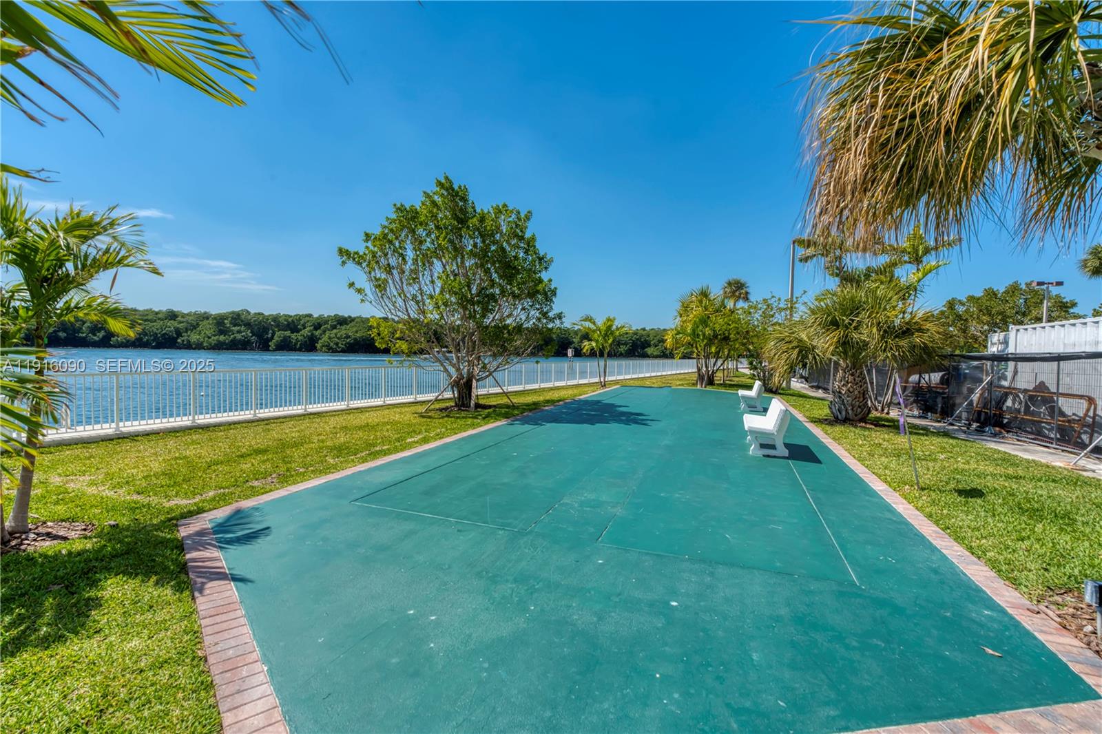 231 2 / 2 1350 sq. ft. $ 2025-11-18 0 Photo