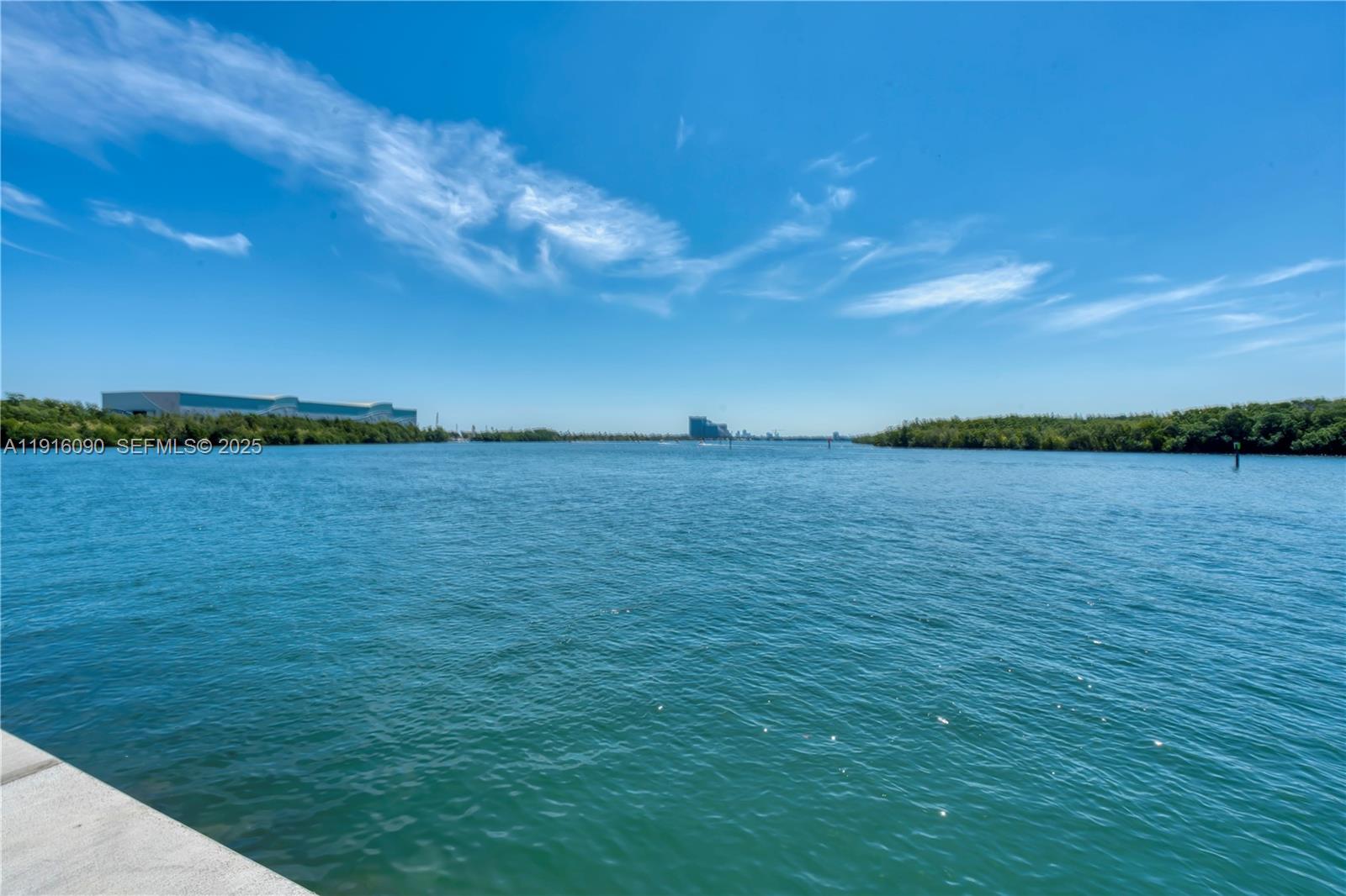 231 2 / 2 1350 sq. ft. $ 2025-11-18 0 Photo