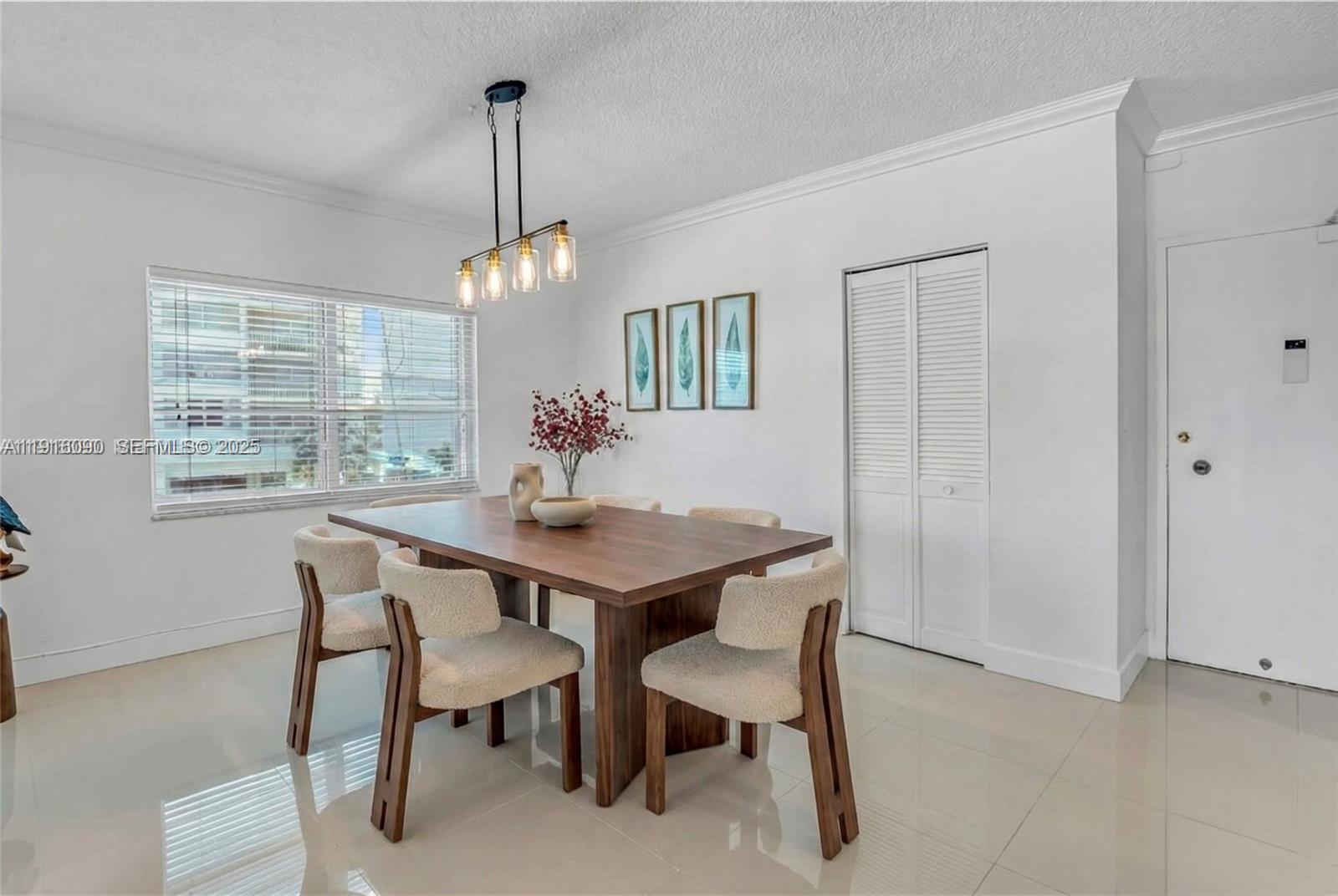 231 2 / 2 1350 sq. ft. $ 2025-11-18 0 Photo