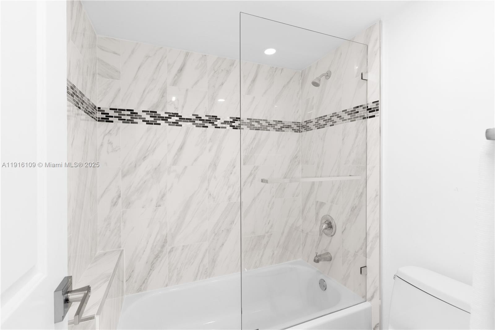 Photo of 3701 Country Club Dr  #1805, Aventura, Florida, 33180 - 