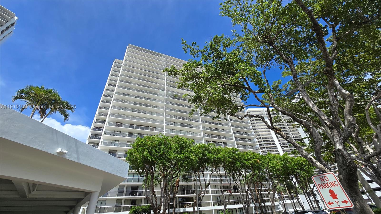 Photo of 3701 Country Club Dr  #1805, Aventura, Florida, 33180 - 