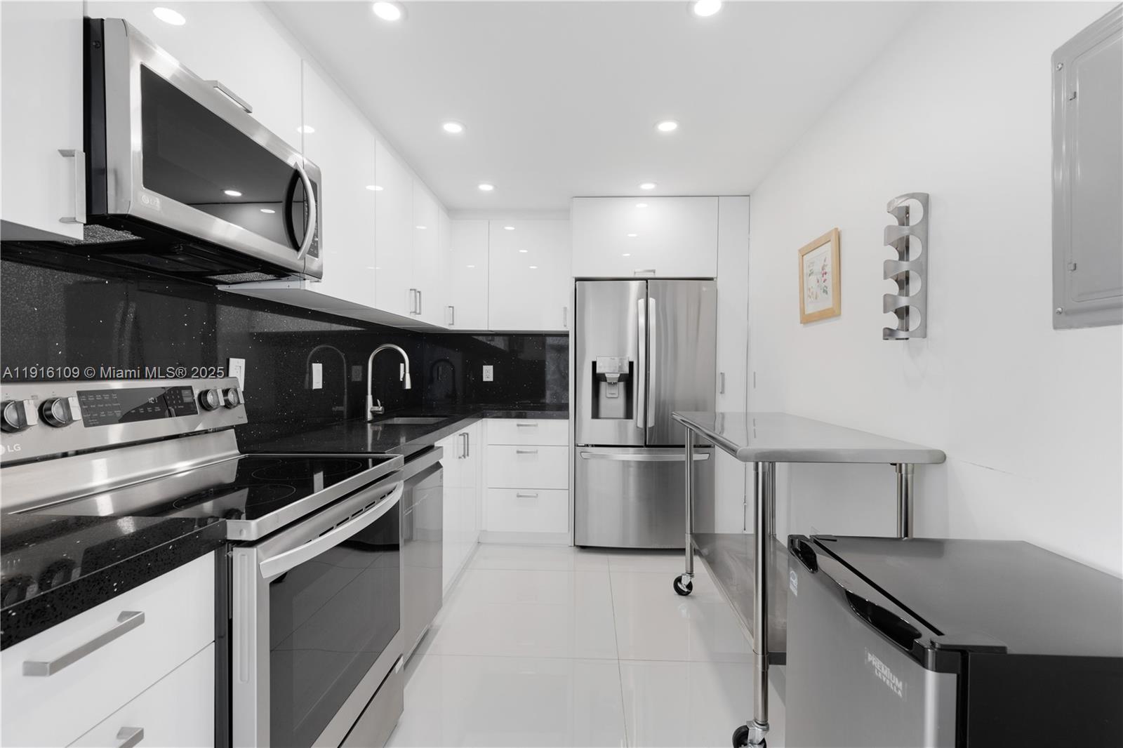 Photo of 3701 Country Club Dr  #1805, Aventura, Florida, 33180 - 