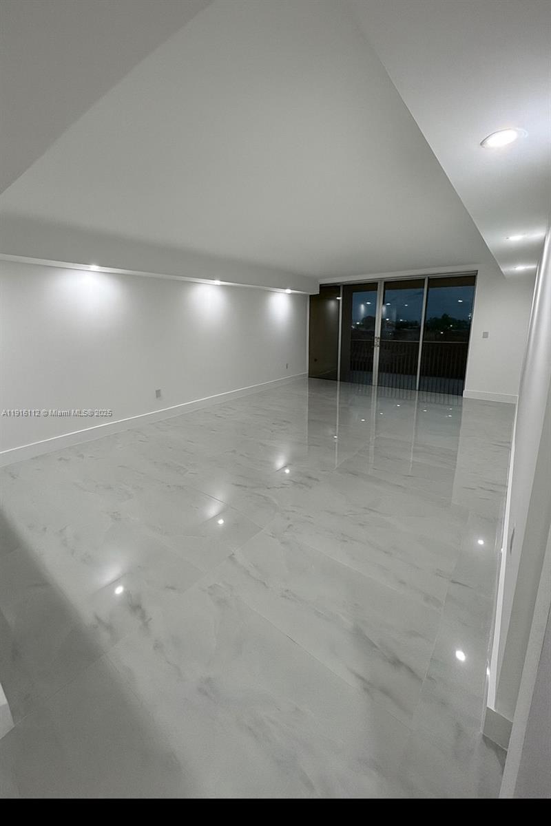 426-4 2 / 2 1317 sq. ft. $ 2025-11-18 0 Photo