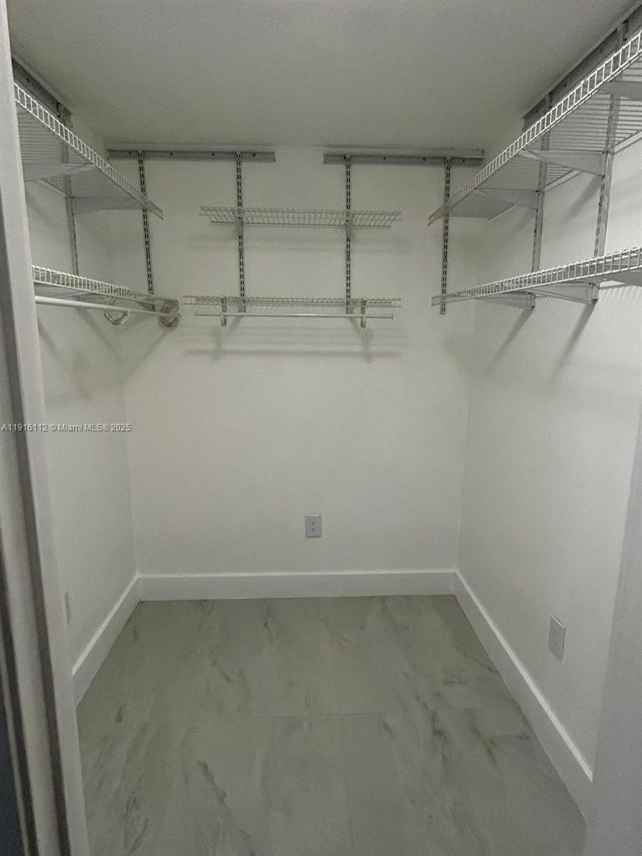 426-4 2 / 2 1317 sq. ft. $ 2025-11-18 0 Photo