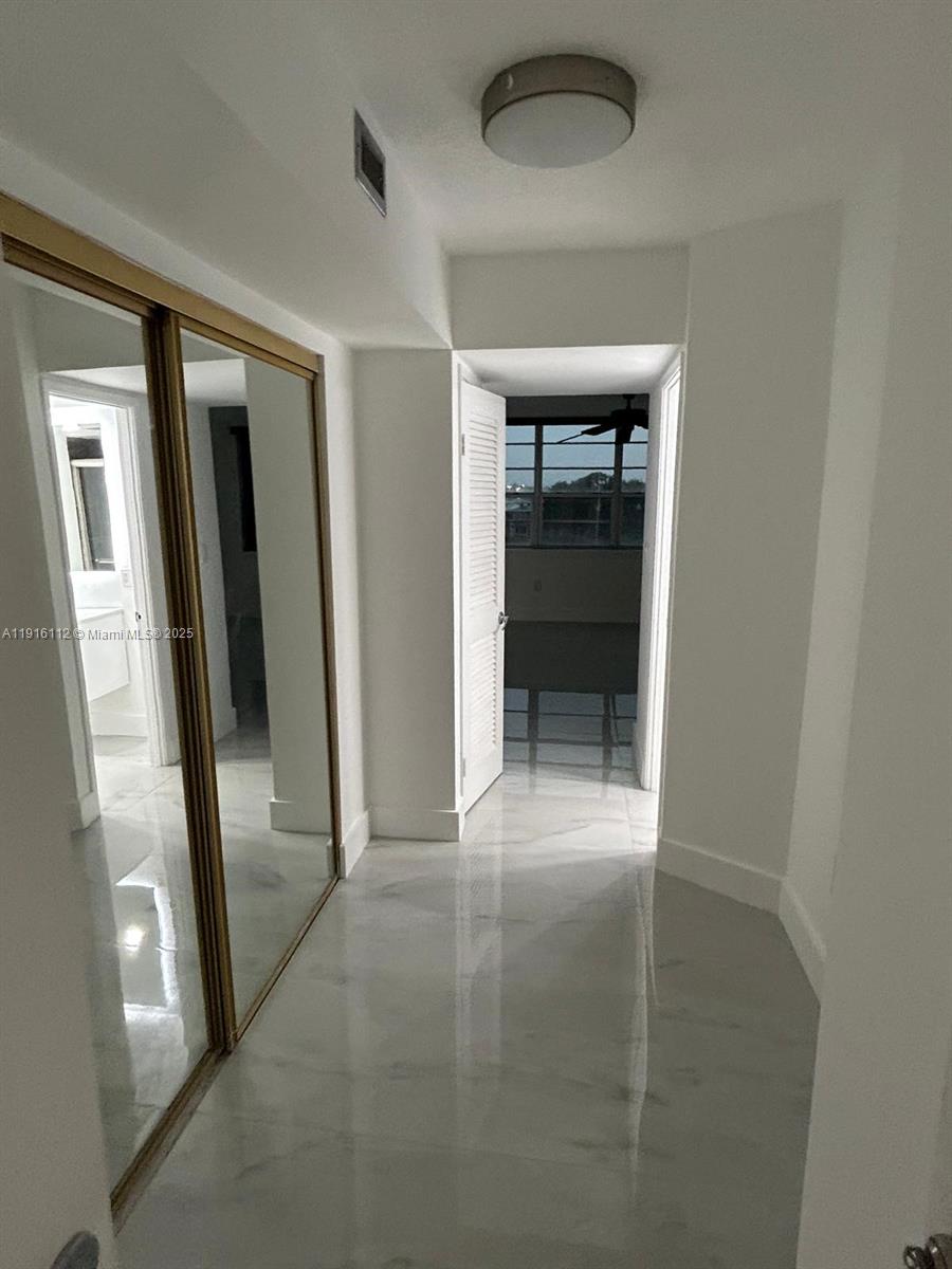 426-4 2 / 2 1317 sq. ft. $ 2025-11-18 0 Photo