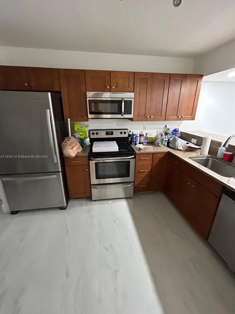 426-4 2 / 2 1317 sq. ft. $ 2025-11-18 0 Photo