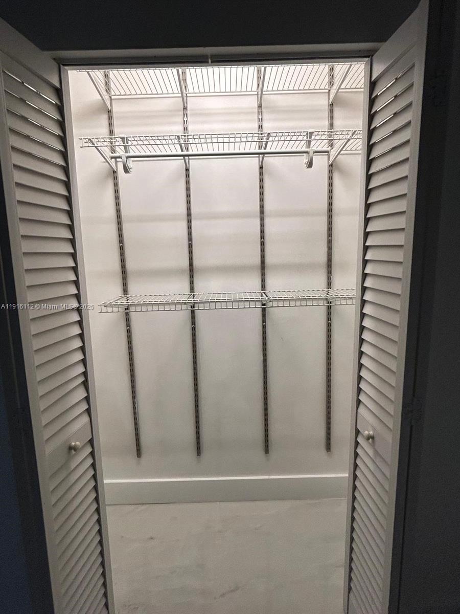 426-4 2 / 2 1317 sq. ft. $ 2025-11-18 0 Photo