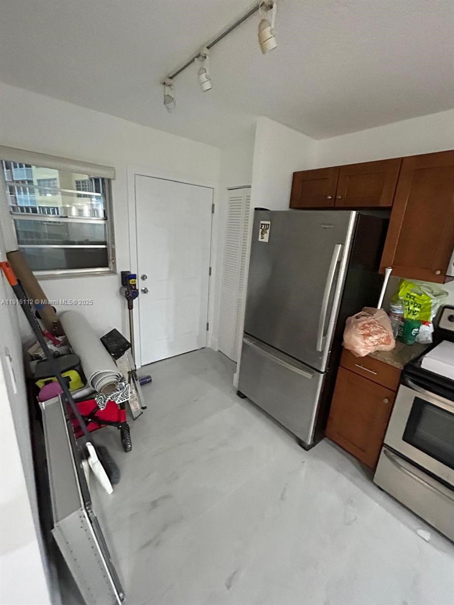 426-4 2 / 2 1317 sq. ft. $ 2025-11-18 0 Photo