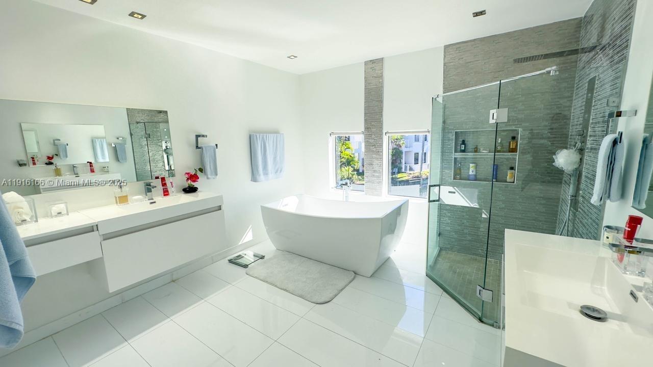 Photo of 3024 210th St (3024), Aventura, Florida, 33180 -